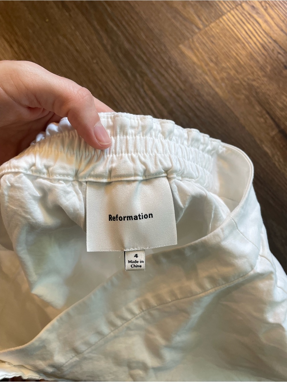Reformation White Eyelet Scallop-Hem Women’s Shorts size 4 - Picture 2 of 5